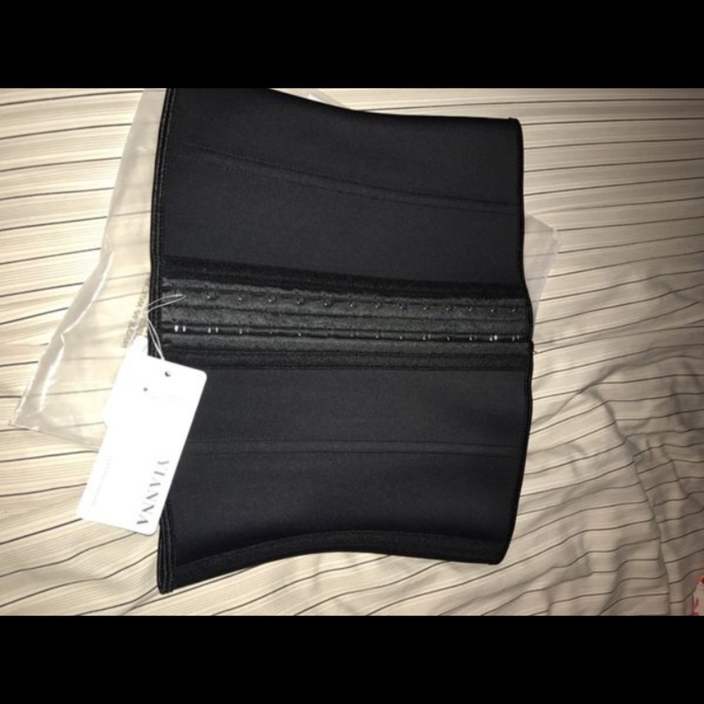 Waist trainer
